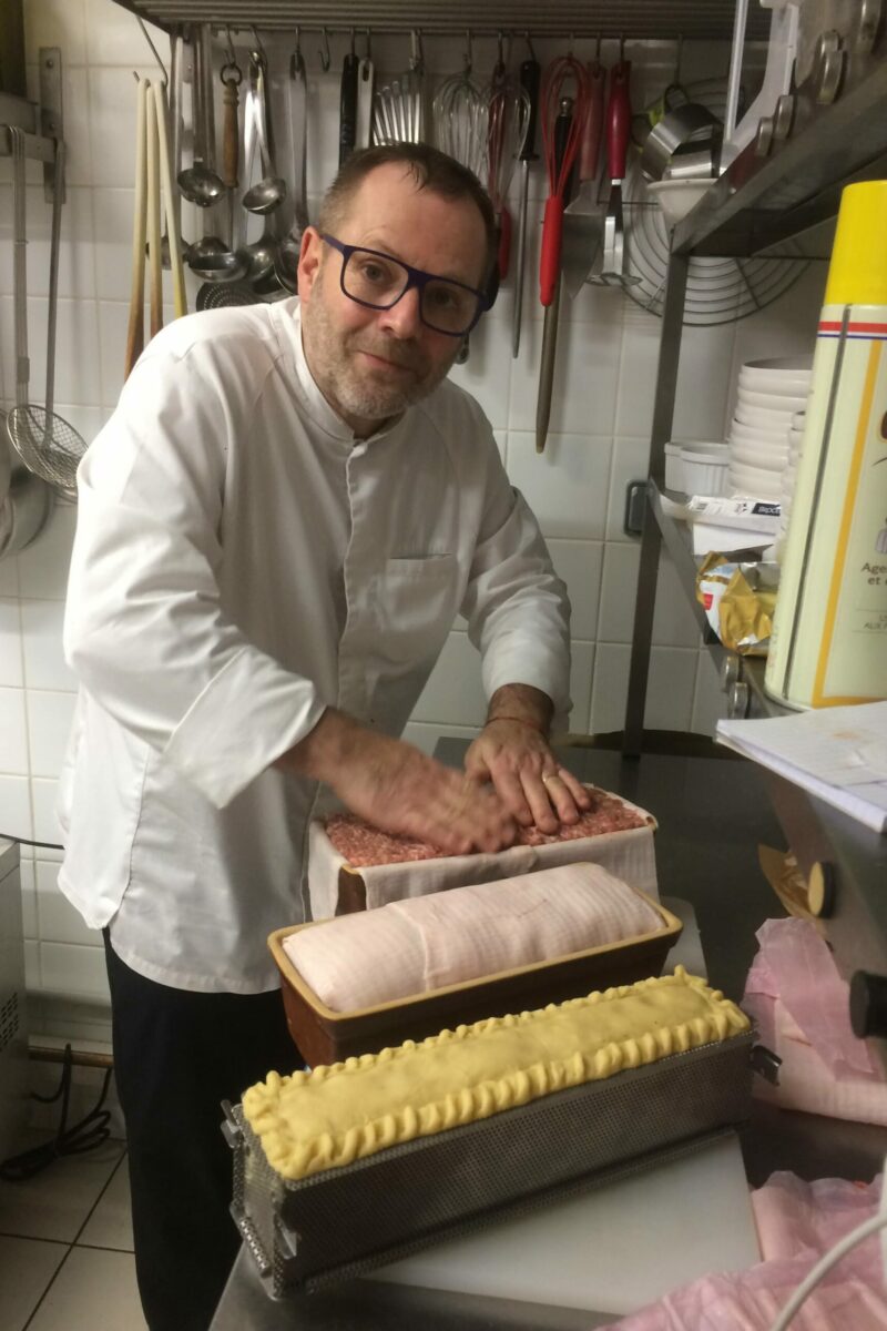 Préparation pâtés croûte et ballottines