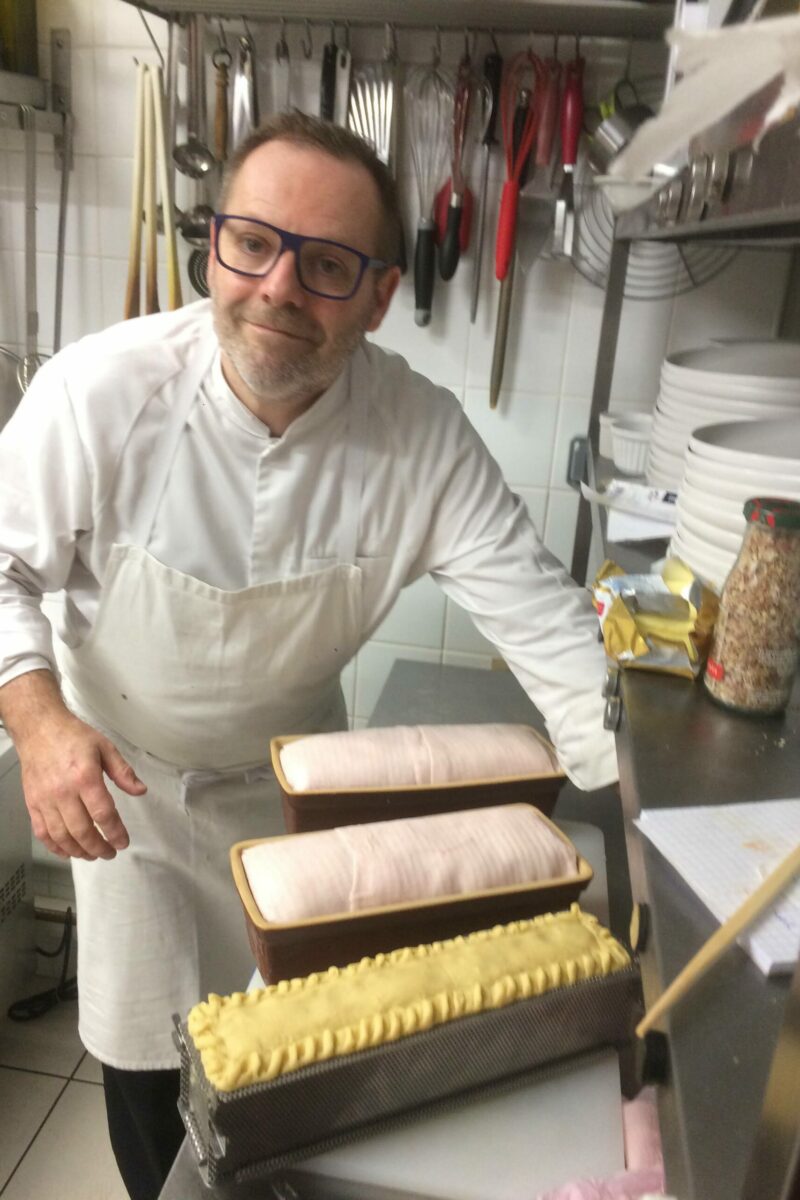 Préparation pâtés croûte et ballottines